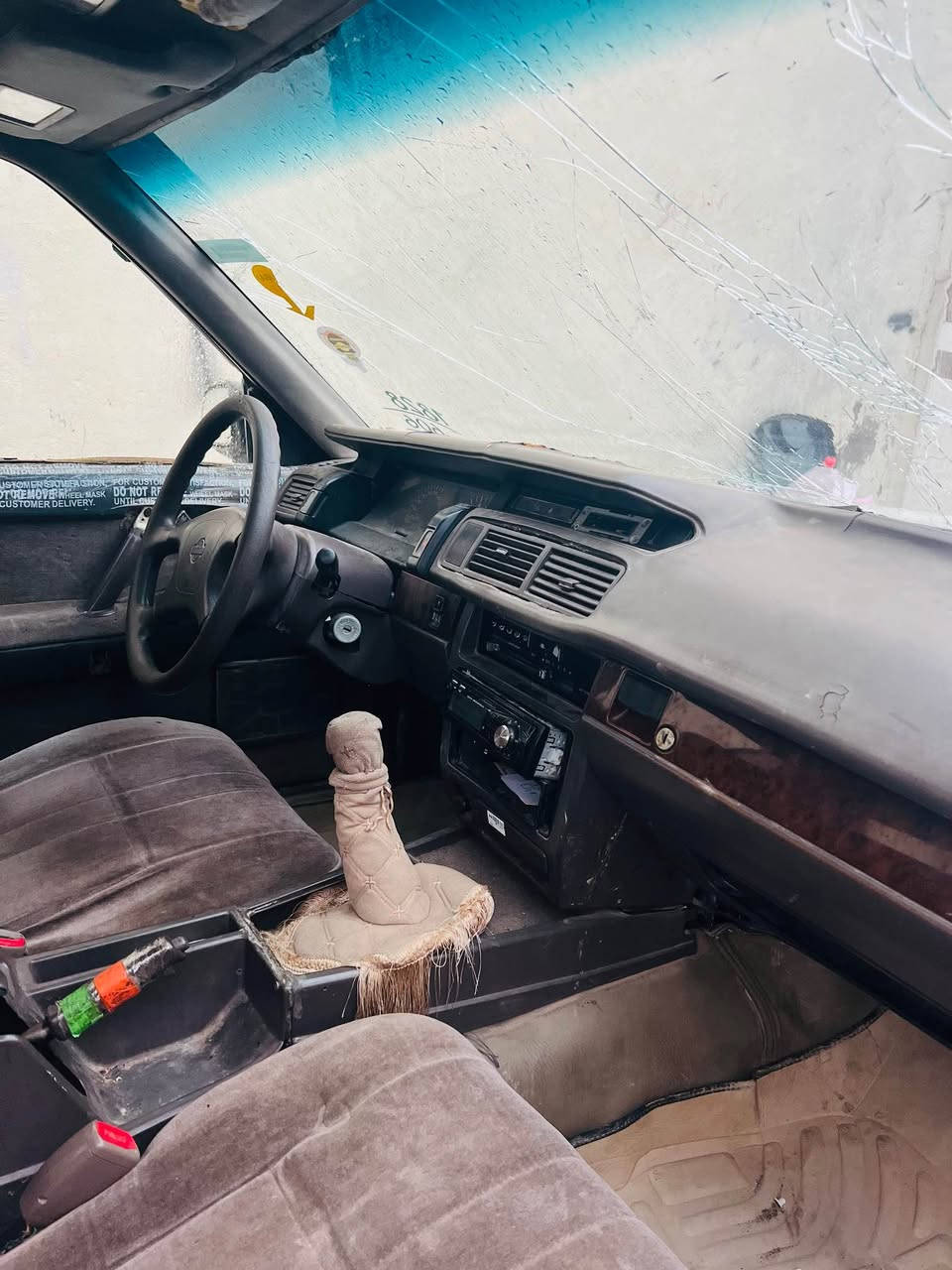 نیسان سدریك 2001
تەبرید لەسەر سویج 
گێر و مەكینە و ئەكسل لۆك
مەكینەی ئەورپی هەفتەیەكە بۆی بەستراوە
رەقەم و سەنەوی تا كۆتای 2030 تازەیە 
سەیارەكە زۆر خاوێن ماوەتەوە 
تەنها كورتە مەسرەفێكی دەوێت دوو سێ پارچە و دەعامیەكانی بۆیاغ بكرت باقی زۆر توند و تۆل و مەزبوتە 
دەعم و لێدرانی قورسی نیە
سەیارەكە غاز و بەنزینە
سعر 23 وەرەقە و کەمێك مەجال
شوێن / هەولێر
بۆزانیای زیاتر نامە بنێرن لەخزمەت دام. أربيل, العراق


**إذا كنت صاحب هذا الإعلان وتريد حذفه لأي سبب، رجاءا أرسل رسالة إلى الدعم الفني**