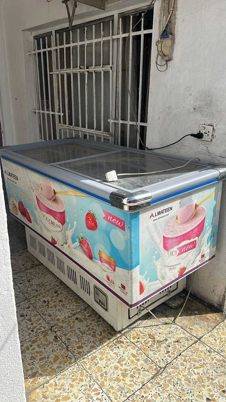 عندي مجمدات ثنين مال موطه وحده خزن وحده عرض 12 بلانكه ومكائن ازبري ثنين هوسك حوضين وعارضه عاموديه مكاني بغداد جديده للتواصل ***********
