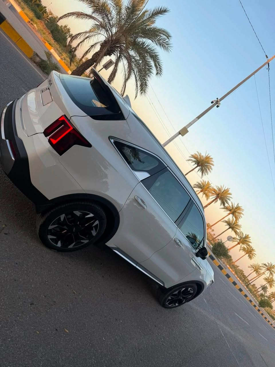 كيا سورنتو 2024 🔥 
ويل 20  🔥 
داتا شوووو 🔥
ماشية 45000 KM بعدها وضع زيروو شرط مكفولة من التكحيل و الشخط والرصعه والبارد 🔥
لوحات وسنوية وهزه جديده و كامل 
 6 سلندر 3500 المحرك 
كير ماوس هاند بريك دكمة 
تشغيل عن بعد والترحيب 
شاشة GPS متصل مع عداد ديجتال 
7راكب مع ٣ قطع تبريد 
لايت led
صندوك كهرباء 
ويل 20 المرغوب
حساسات ٨ + بردات خلفية 
السعر :  28700 $ ( دفترين و 87 ورقة ) 
رقم صاحب السيارة : ***********
‏‭‬العنوان : بغداد- السيدية

