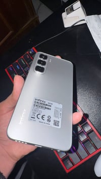 انفنكس HOT 60i ذاكرة 256 رام8. جهاز نضيف حيل مستخدم شهرين للبيع ب100قف...