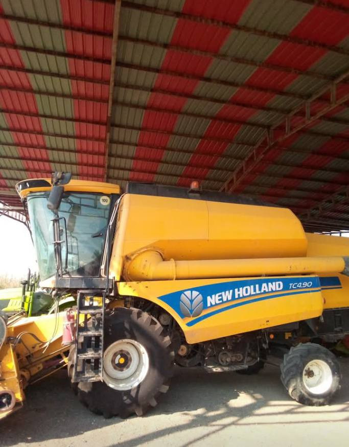 يالله السلام عليكم حاصده للبيع 2018
حجم TC.40.90 هايدرو رقم اربيل مكفوله كفاله عامه 
تخم تاير امامي جديد مكان جبله طريق الصويره شركه الحصاد الذهبي..*********** اتصال
