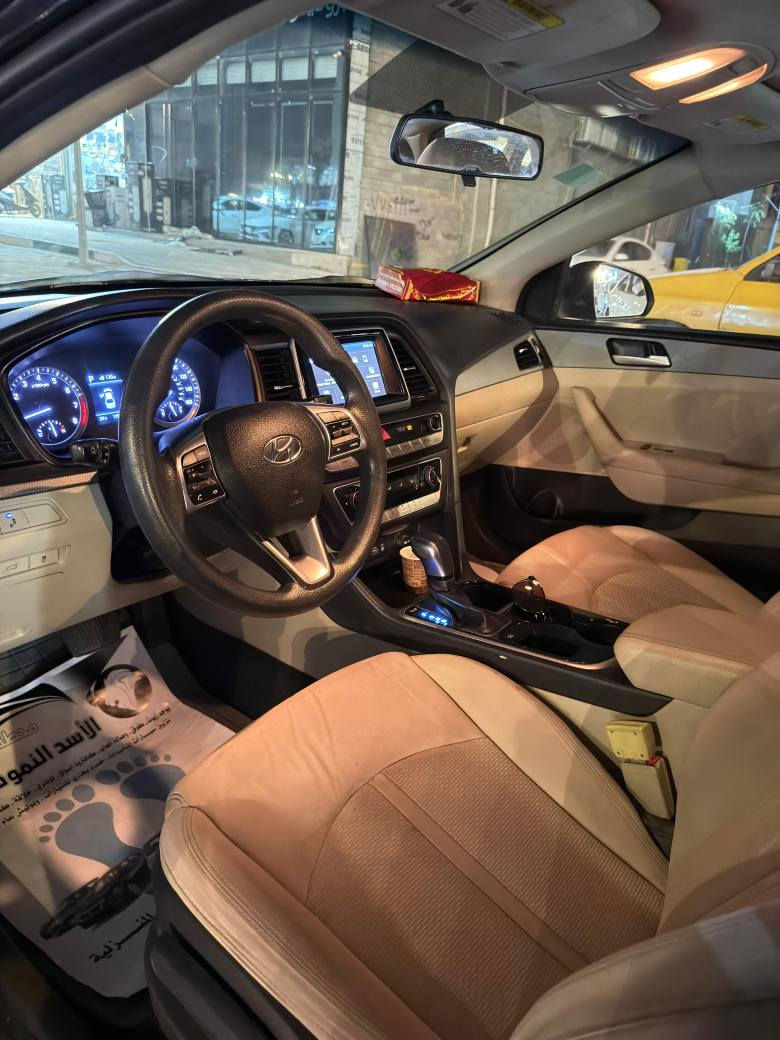 السلام عليكم هونداي سوناتا 2018 وارد امريكي كفاله فقط بارد ٣ مكانات صغار صور الضرر بالمنشور 
رقم سليمانيه بسمنه هزه جديده قبل ١٠ ايام السنويه الحد ٢٠٣٢ سياره جاهزه من كل النواحي حداديه ١٠٠% تخم تاير  موصفاتها شاشه كبيره تحكم ستير فول كامره مثبت سرعه تنبيه انحراف عن الطريق 
مكينه ٢٤٠٠ شرط بدون فتح كفاله كير مكينه عامه 
شرط بانزين عادي بدون اي دكه ولف العنوان بصره 
*********** البصرة, العراق
