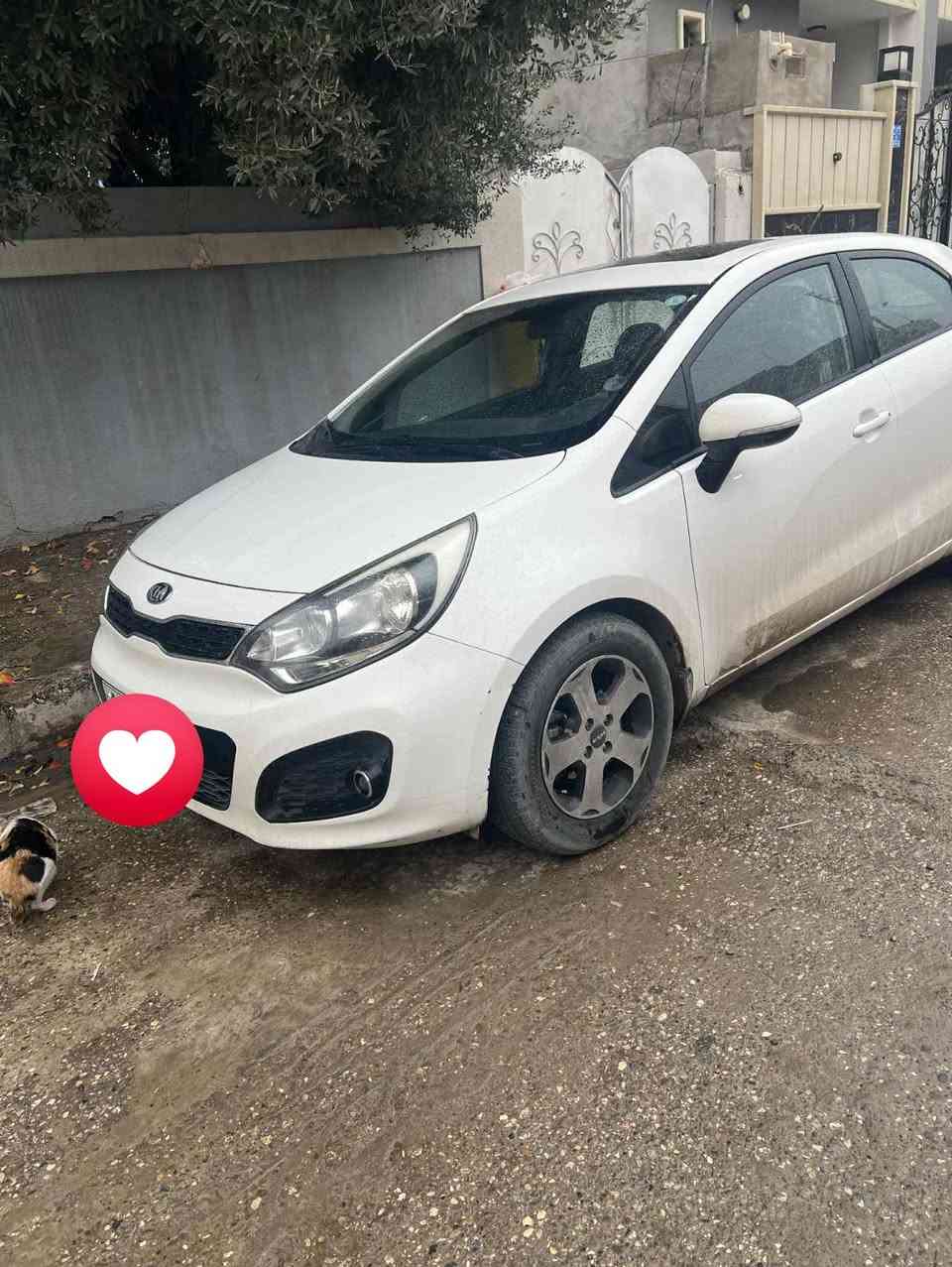 سلام عليكم كية صالون موديل 2014خليجي كير ومكينة شرط سعره 100ورقه و بيها مجال تواصل ***********
