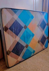 سرير • غرفة نوم • أثاث