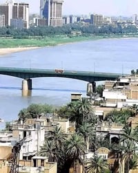 طباخ متفرغ • يومية • بغداد نهر دجلة