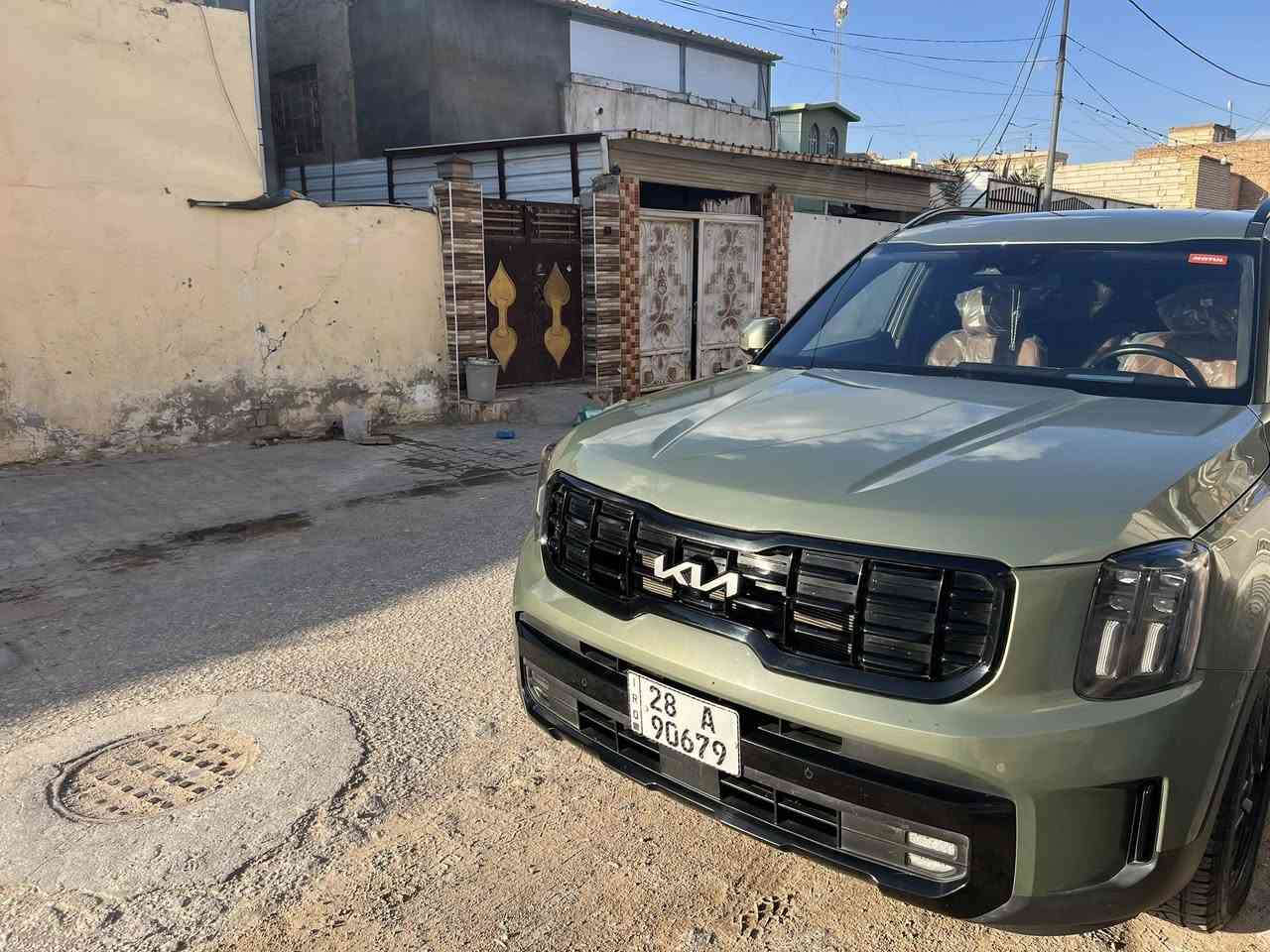 سلام عليكم للبيع
2024 KIA TELLURIDE

SX-PRESTIGE X-PRO

الرقم نجف -شهداء 

وارد امريكي الحادث تبديل قطعه وحده (البنيد + بارد بالجاملغ الامامي )

عداد المسافه ٣٧ الف كيلو متر (٢٣ الف ميل )

المواصفات :

١-بصمه ابواب وتشغيل وصندوق 

٢-جميع الكراسي كهرباء + تبريد وتدفئة

٣-حساس امامي وخلفي وجانبي 

٤-كامرات ٣٦٠ درجه 

٥-كامرات عند الاشاره بالمراية 

٦-رادار امامي وخلفي وجانبي 

٧-سياقة اليه وتوقف ذاتي وتحديد المسار 

٨-كشن السايق مساج 

٩-كراسي خلفيه منفصل 

١٠-بانوراما 

١١-مايك تحدث السايق مع ركاب الصف الاخير 

١٢- ٥ وضعيات قياده  و وضع الذكي (smart)متكيف مع الشارع 

١٣- اناره داخليه بالابواب والدشبول ويمكن اختيار الوان متعدده 

١٤-المراية الجانبيه قلاب مع وضع الرجوع 

١٥-المراية الوسطيه كامره 

١٦-صندوق ذكي يفتح عند الاقتراب
١٧- داتا عرض معلومات السرعة والسياره امام السائق
مواصفات  هاي الفئة معروفة اعلى فئة بيهن 
السعر (٣٠٠) ورقة 
رقم تلفون (***********)
