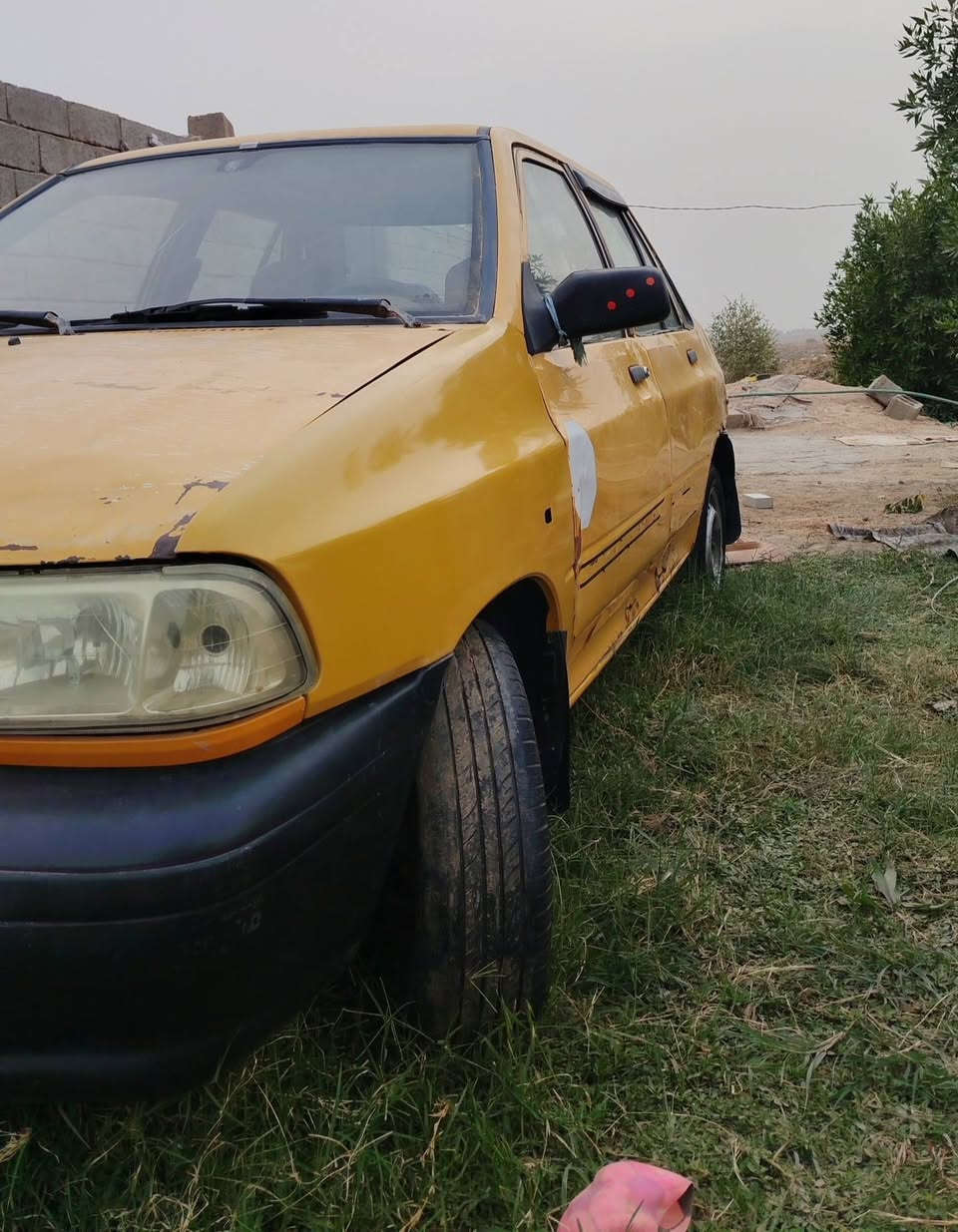 السلام عليكم سايبه للبيع رقم صدامي سياره كير ومكينه نضاف السعر 13وبيه مجال حك الجيه عنوان السياره رميثه نجمي رقم الهاتف ***********
