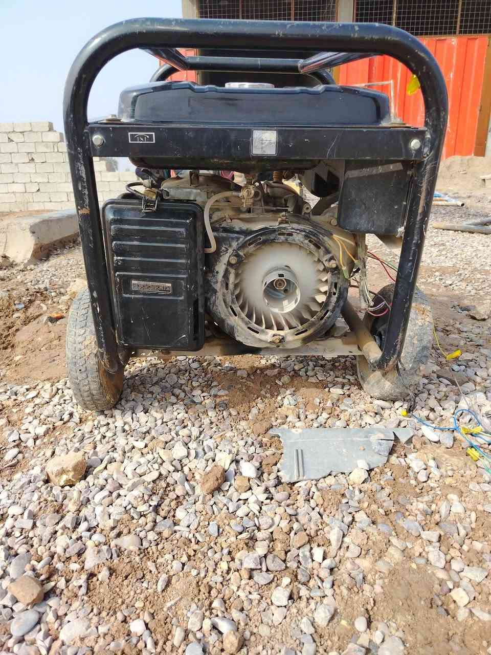 السلام عليكم مولد للبيع في ديالى كاطون الرازي  السعر ب 400 وبي مجال الرقم ***********
