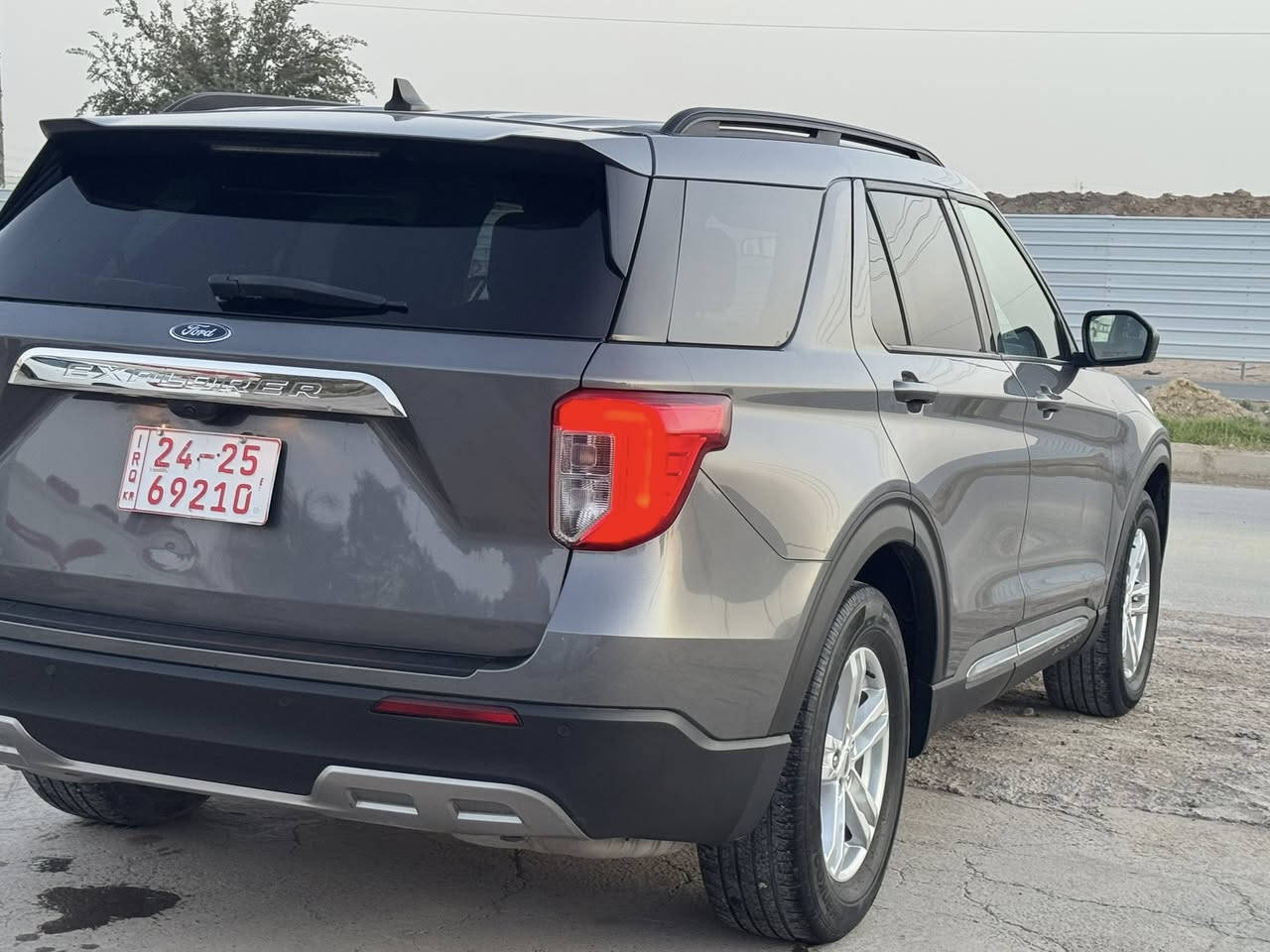 السيارا العائليه 7 راكب FORD
فورد اكسبلورر موديل 2023   موصفات  XLT  محرك 4 سلندر تترقم شمال السيارا جدادا بدون صبغ بيها بارد شويه بجاملغ 
2ويل بدون نقص برغي السعر اتخل على الخاص  مكان السيارا سامراء   ***********
