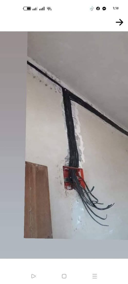 اسطه كهربائي لتسيس البيوت والمحلات بنسب السعار رقم ***********
