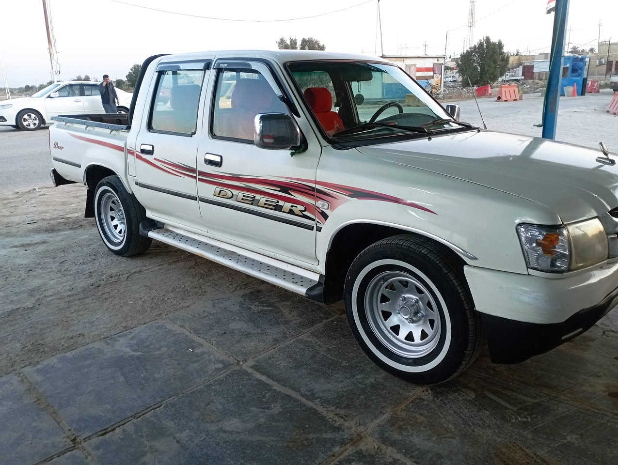 السلام عليكم للبيع بيكم دير موديل 2007 رقم مثنى نكليزي سنويه 2031 سياره مكفوله كير  شاصي محرك حداديه تخم تاير جديد كهربايات كله شغاله تبريد شغال سياره مكفوله من العيب الشرعي بيه خياسات مصلحات  المكان الديوانية السعر 46 تصال على رقم ***********
