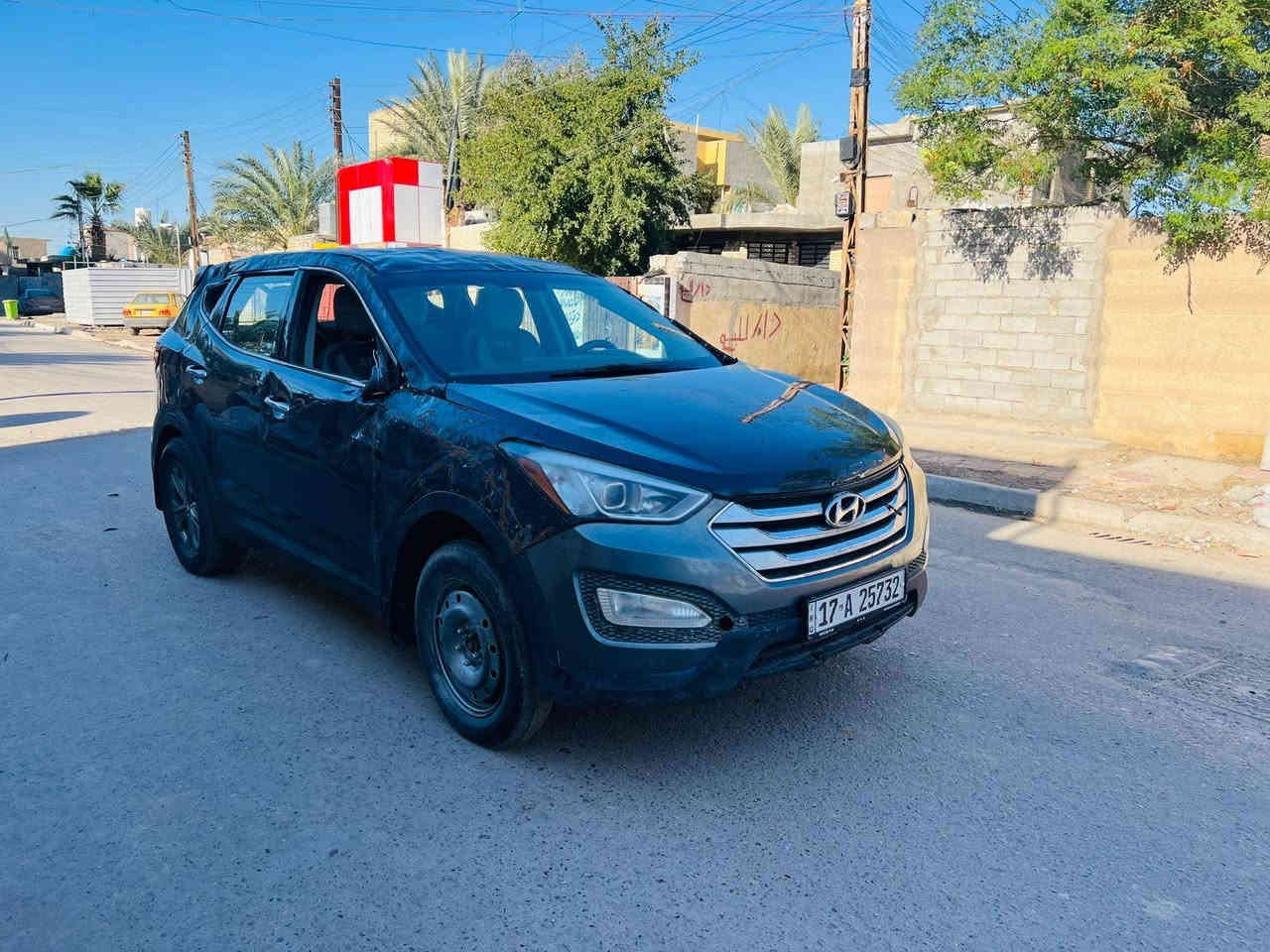 سلام عليكم للبيع هونداي سنتافي موديل 2016رقم مثنى مشروع وطني تحويل مباشر ارقام سنويه جدد اخوان سياره تعرضت لحادث جفيه  كما موضحه بلصوره ابيع على حادثهه سياره شغاله وتمشي لغود شواصي مكفولات مكينه 2400 مواصفات معروفه مكان السياره بغداد السعر 78$الاستفسار ***********
