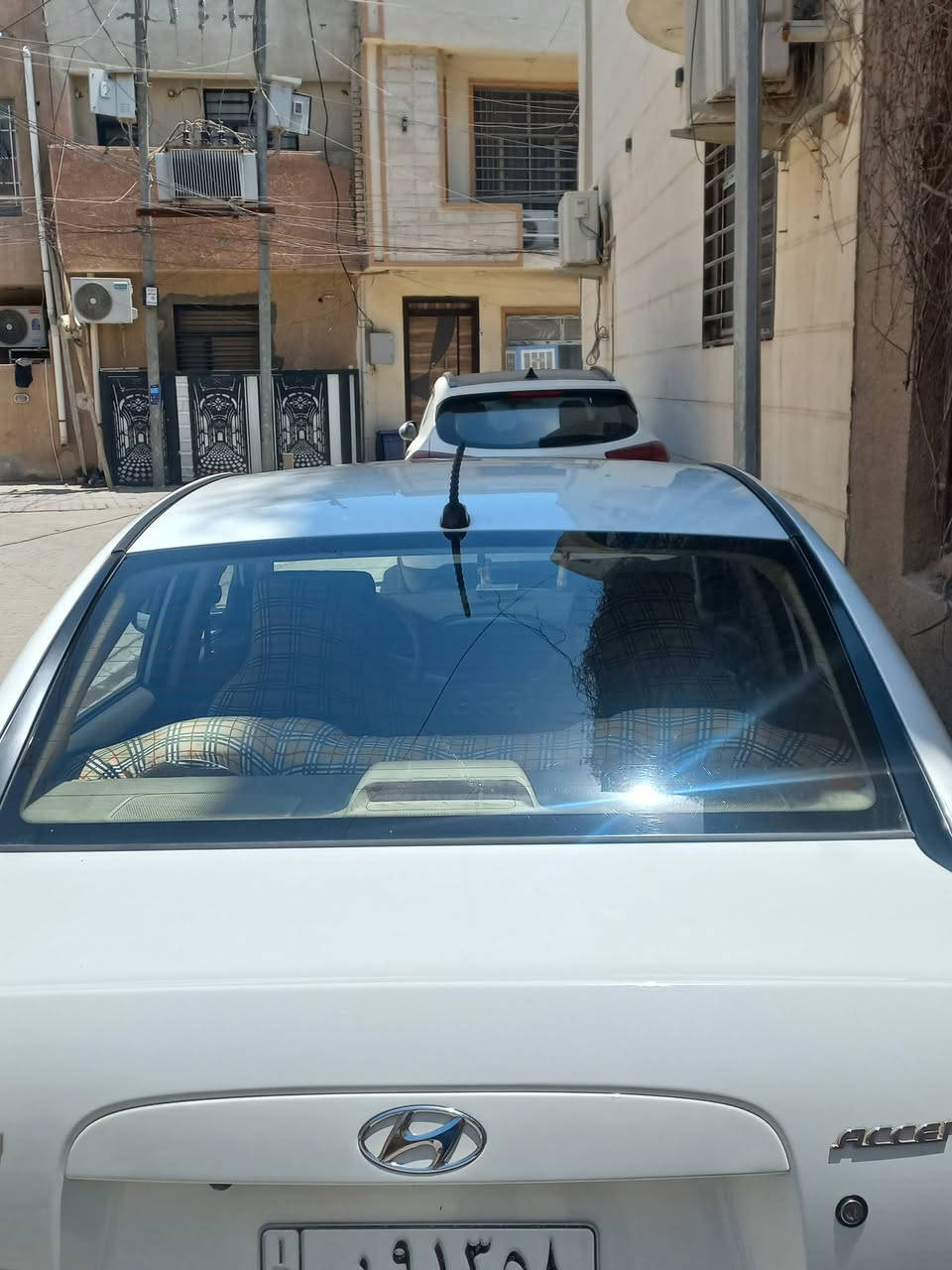 السلام عليكم اكسنت ٢٠١١ الشركة العامة مقفولة من الصبغ بارد باب السكن تخم تاير باتري جديد صدرامامي خلفي موبس منظومة تبريد جديدة محرك جديد قبل أربعة أشهر شادة السيارة خير من الله السعر ٩٥ وبيها مجال ت ***********
