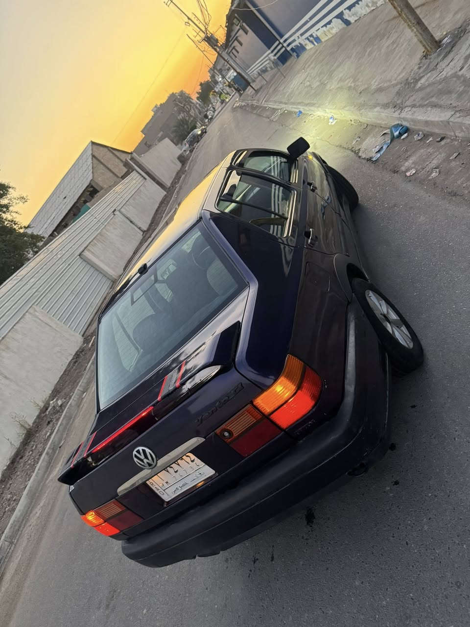 كولف موديل 95 لون نيلي
اربعه جام كهرباء
غرفتها نضيفه
ترايك للبصره
كير اوتو
كامله سياره مبيها نواقص
تبريد ثلج شغال
مكينه ٢٠٠٠
صدر امامي خلفي اذاين محرك وكير جدد من حجي ليث 
مكاني بغداد 
معروضه ب 45$ بيها مجال 
رقم موبايل (***********)
