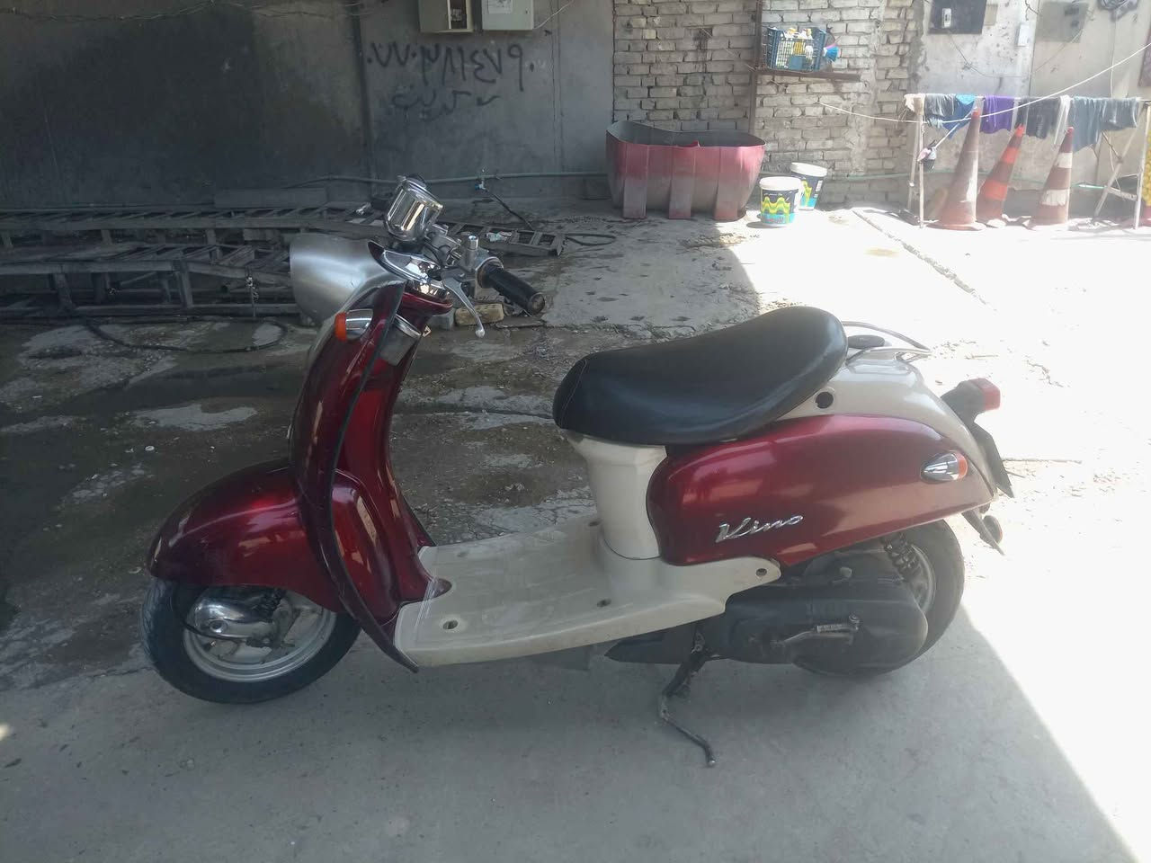 كلاسك نثيه جديده نقص باتري فقط السعر ٣٠٠ وبيها مجال بسيط السكن البنوك الاتصال *********** بغداد, العراق
