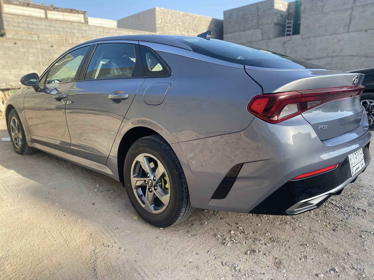 السلام عليكم سياره K5 موديل 2021 كفاله عامه تقرير قرق
السياره جديده رقم بصره معوقين بدايه ال27 تصير حره السعر 170 وبيها مجال  
للسفسار ***********
