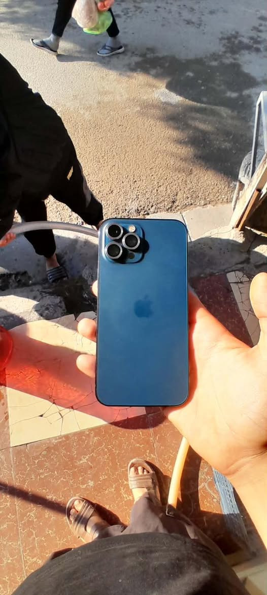 سلام عليكم ايفون 12 برو ماكس  جهاز مبدل شاشه  فقط نوعيه حلوه ذاكرته٢٥٦ بطاريه ٧٩  سعر 350 وبي مجال بسيط  بغداد عبيدي ***********
