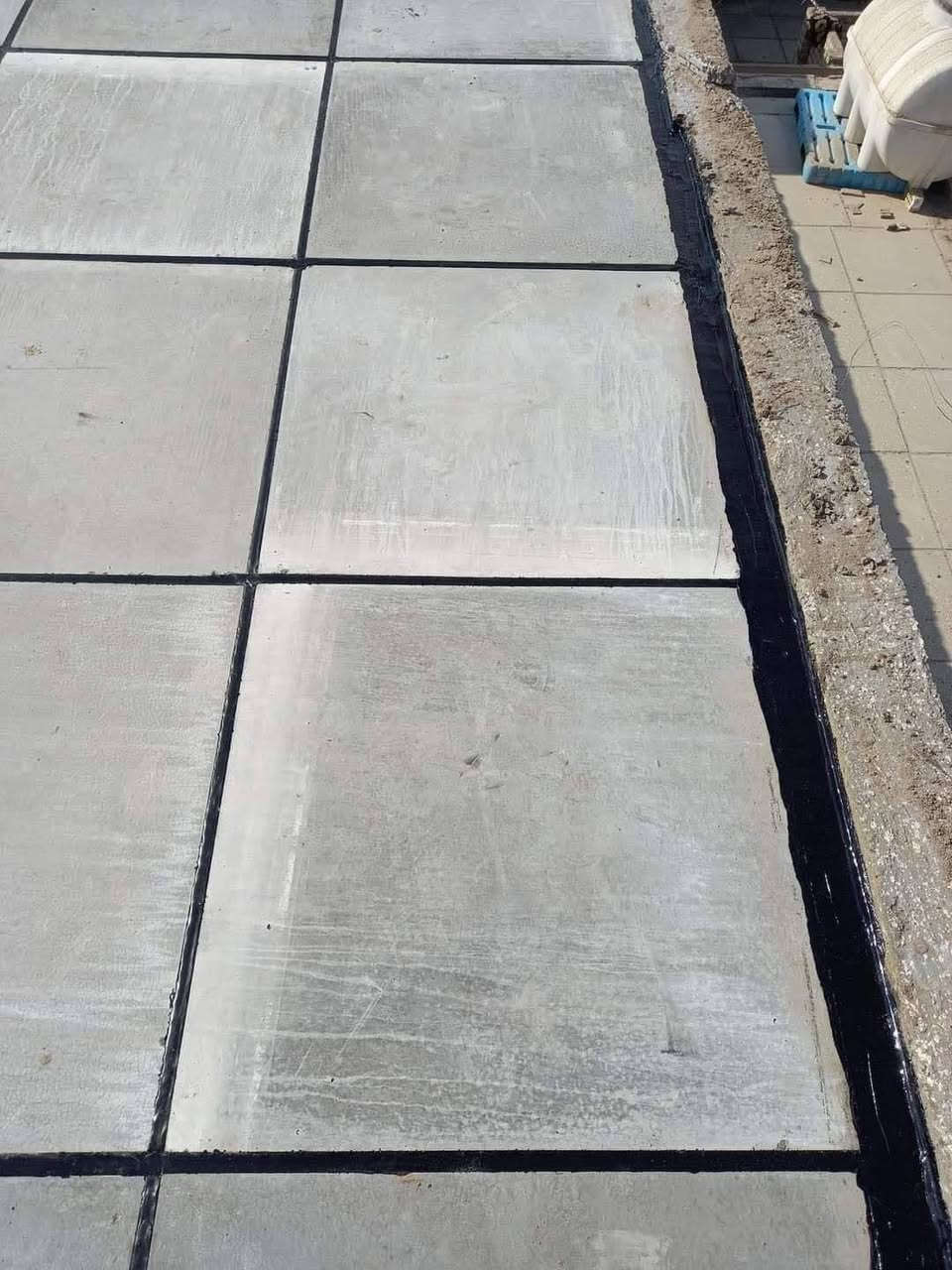 جزء من أعمالي تزفيت السطوح واعاده الماستك بطريقة الكوي ولكبس الاستفسار ع ***********
