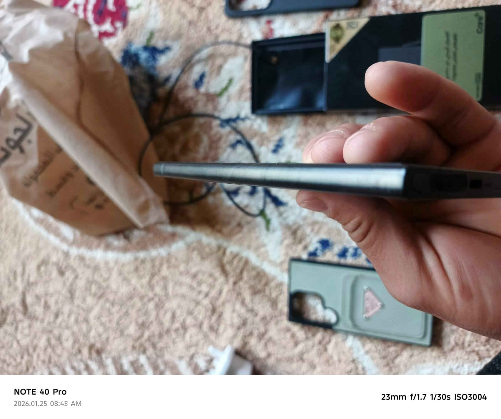 للبيع: سامسونج S24 Ultra نظافة فول (كسر زيرو)
​التفاصيل والمواصفات:
​الموديل: SM-S928B/DS (النسخة العالمية الرسمية، تدعم شريحتين ونظام أندرويد مفتوح).
​الذاكرة: 256 جيجابايت.
​الحالة: نظافة 100% (فول نظافة)، الجهاز بحالة الوكالة وبدون أي شخط.
​البطارية: مستخدمة بعناية فائقة مع تفعيل "الحماية التكيفية" للحفاظ على عمرها الافتراضي.
​الشبكة: الجهاز شغال ومفتوح على كل الشبكات (آسيا سيل وزين).
​المميزات:
​الشاشة أصلية وبدون أي طبع أو مشاكل.
​القلم الأصلي وكافة الملحقات شغالة 100%.
​الجهاز غير مفتوح وغير مصلح نهائياً.
​السعر المطلوب:  دينار (قابل للتفاوض البسيط).
المكان: واسط - قضاء الصويرة.
للتواصل (اتصال أو واتساب): ***********
