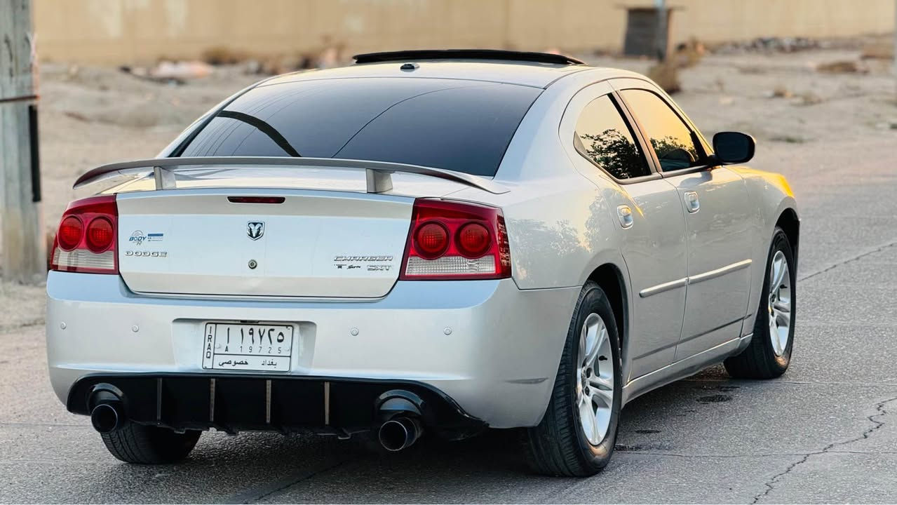 سلام عليكم 
جارجر 2010 فول مواصفات 1/1  فتحه 
6سلندر 3500 
السعر 114$ 
وارد أمريكي حادثه جاملغ امامي فقط وبعض الاماكن رش تجميل بدون ضربه مكينه وكير وحداده تخم تاير جاهزه اي نقص مابيه رقم بغداد مشروع وطني سنويه 2029 تحويل مباشر داخل جلد لونين مثبت سرعه سياره جديده عنواني البصره الاستفسار *********** البصرة, العراق
