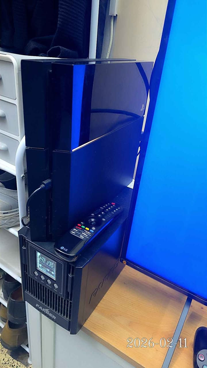 للبيع: بلاي ستيشن 4 مهكر
نظام 11 نص تيرا
قطعة تهكير وجويستك ×2 (واحد أصلي)
الكارتونة وكل الملحقات
الجهاز نظيف، لم يُفتح أو يُصلح
السعر: ٣٠٠ قفل
المكان: شارع فلسطين
التوصيل: متوفر في بغداد و محافظات توصيل بالنص 
الضمان: شكد متريد مواجهت اي مشاكل باللعب بغداد, العراق


**إذا كنت صاحب هذا الإعلان وتريد حذفه لأي سبب، رجاءا أرسل رسالة إلى الدعم الفني**