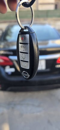 نيسان سنترا موديل 2019 لون اسود بغداد  نوع SV محرك 1800 المرغوب حادثها...