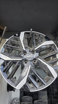 نيسان فيرسا • زوج جنط 17 • رانية السليمانية