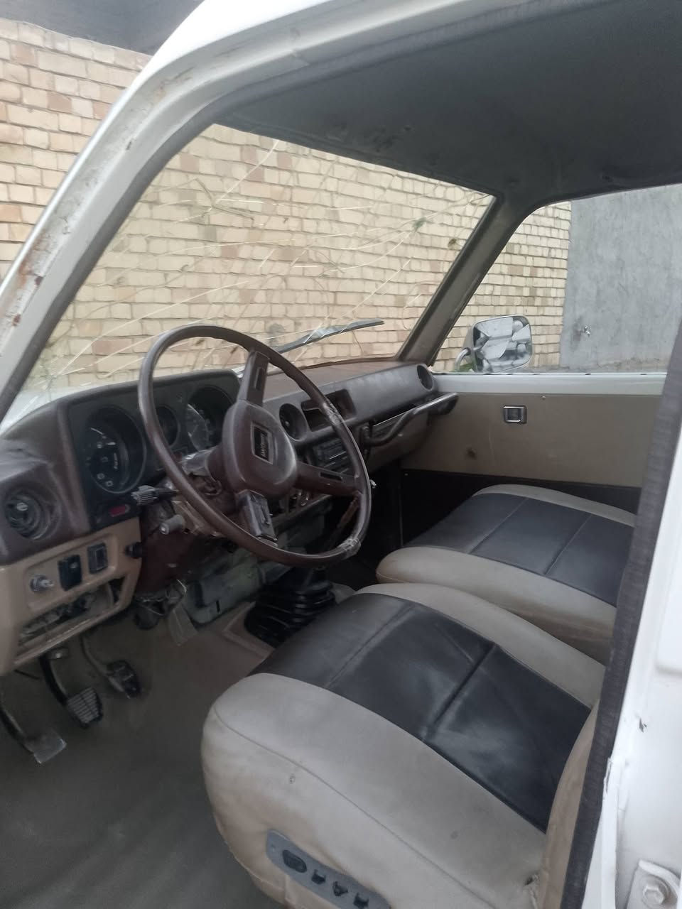 السلام عليكم لاند كروز مكينه بلادي راعيه مااندله السعر ١٤رقم ***********
