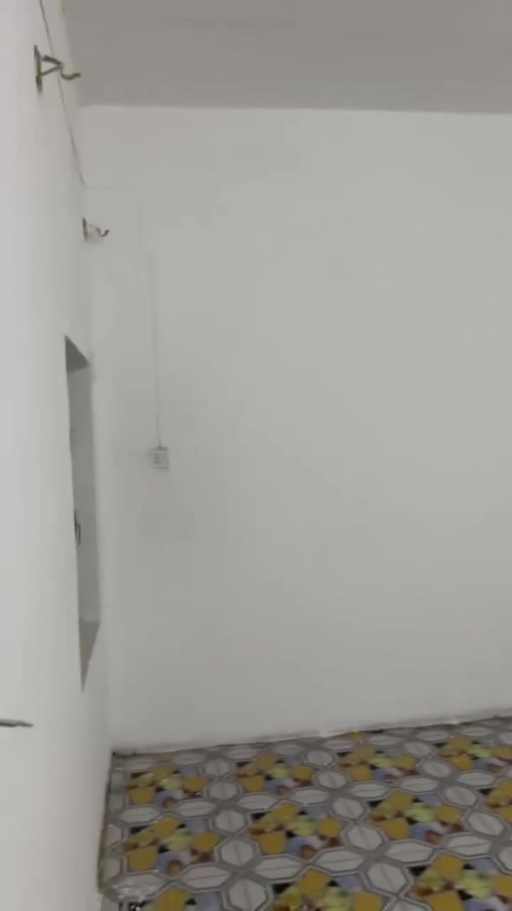 دار للبيع مساحه 100حي الغدير للستفسار ***********

