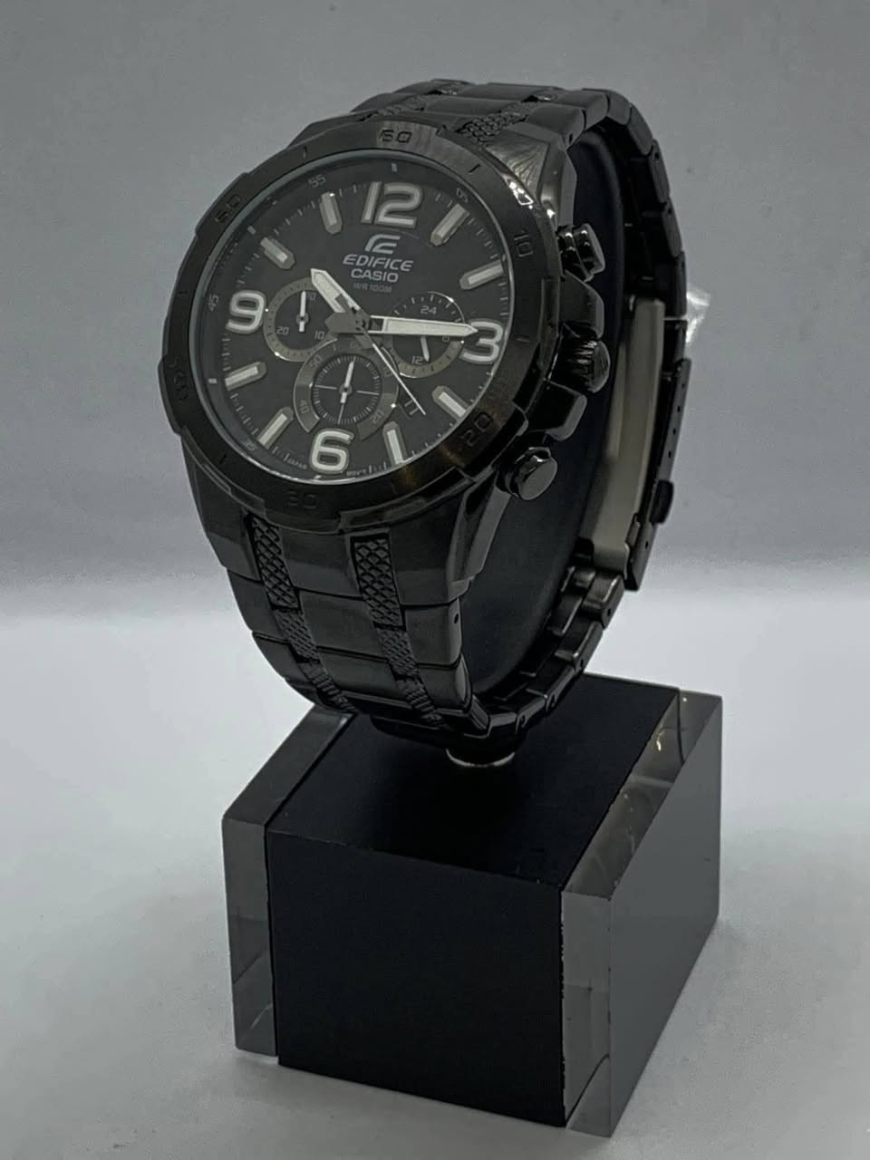 السلام عليكم........
ساعة  CASIO EDIFICE  بطارية 
مكينة ياباني JAPAN MOVT 
تجميع الصين CASED CHINA 
نافذة للعرض التاريخ 
سناتر شغالة 
أميال وأرقام فسفوري 
القطر ٤٧
مقاوم للماء ١٠٠م 
سنتر ثواني ثانوي 
نظام ٢٤ساعة 
سير حديد ستانلس ستيل طلاء لون اسود معلم 
جديد غير مستعمل مع العلبة الاصلية وبطاقة الضمان والكتلوك 
السعر ١٠٠الف 
يوجد توصيل ***********
