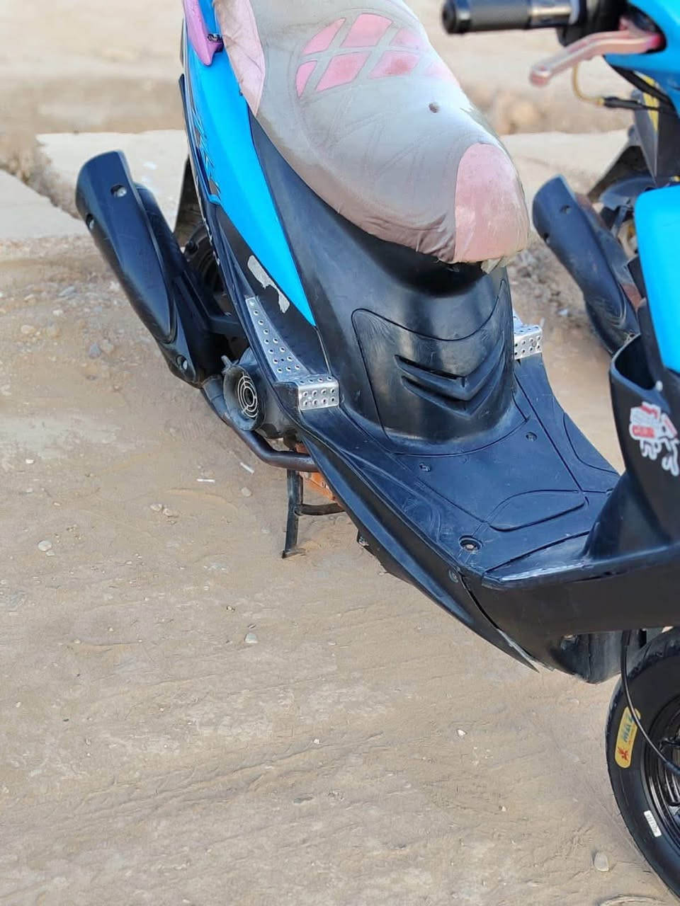 السلام عليكم دراجه ماكس عدله للبيع بوشه 49 سلف وهندر شغال كهربائيات كلهة شغاله دبل رياضي دراجه شلعه ومعدل السعر خاص او الاتصال 
***********

