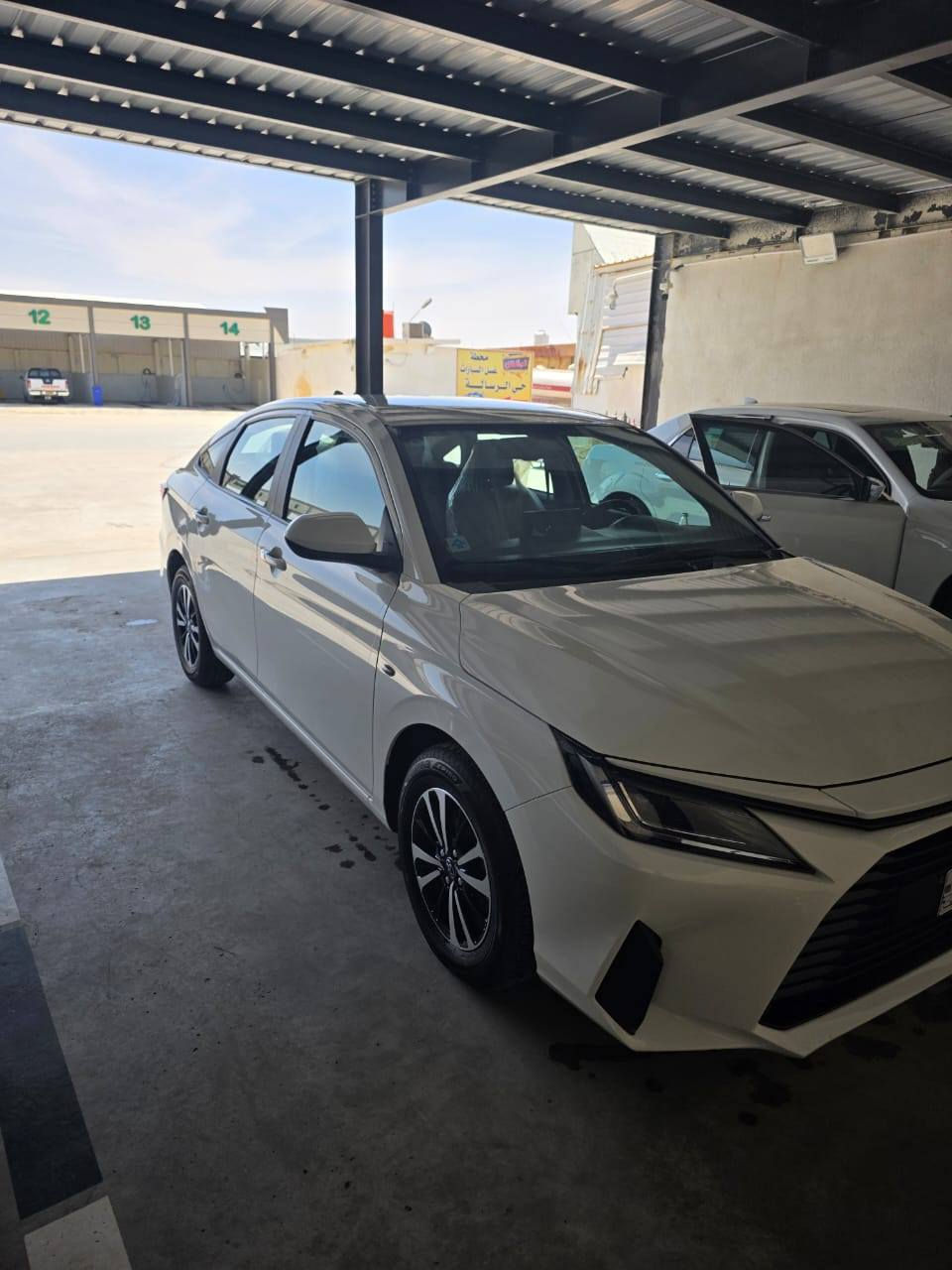 السلام عليكم لبيع تويوتا يارس ابيض خليجي وكالة الفطيم2023حره رقم بصره انكليزي تحويل ثاني يوم داخل بيجي للاستفسار الاتصال ع رقم***********
