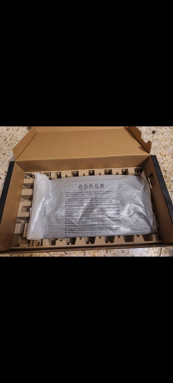 والسلام عليكم شاشه AOC مقوسه حجم 27 نج  280 هرتز 4k فول مواصفات 0.3 زمن الستجابه وبعد ماصفات هواي بيها سعر 275 وبي مجال  رقمي ***********
