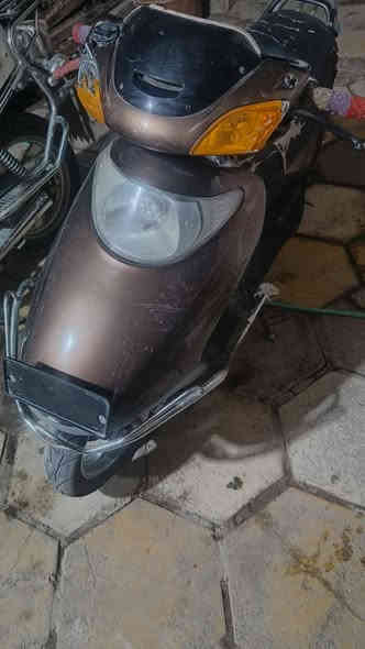 سلام عليكم دراجات للبيع سبيسي اوراق موديل 2022شغاله سلف هندر عوزه بس دوشمه للكشن تايموته اوراق أو رقم اسود موديل 2010شغاله سلف أو هندر دراجات ما بيهن نقص ولي يريد وحده منهن هذه رقمي ***********يخابرني أو بيه خير أو يدلل
