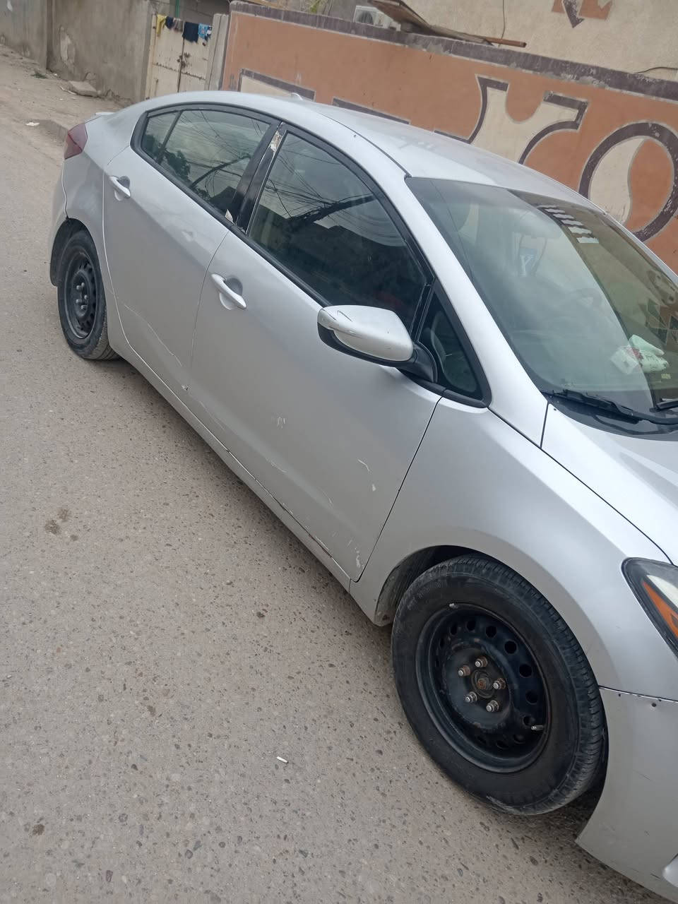 السلام عليكم فورتي ١٧ رقم بابل الجديد بسمي تحكم سترين مكينه ٢٠٠٠ دوش السعر ١١٥ وبيهه مجال بسيط الرقم *********** مكاني المحموديه
