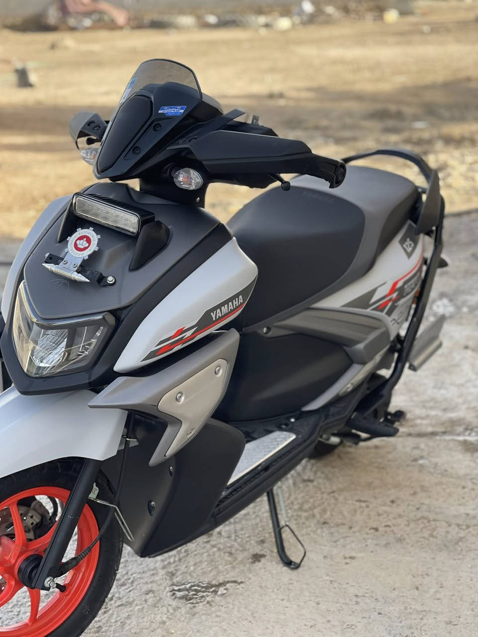 ZR 25 
للبيع مكفوله ***********
