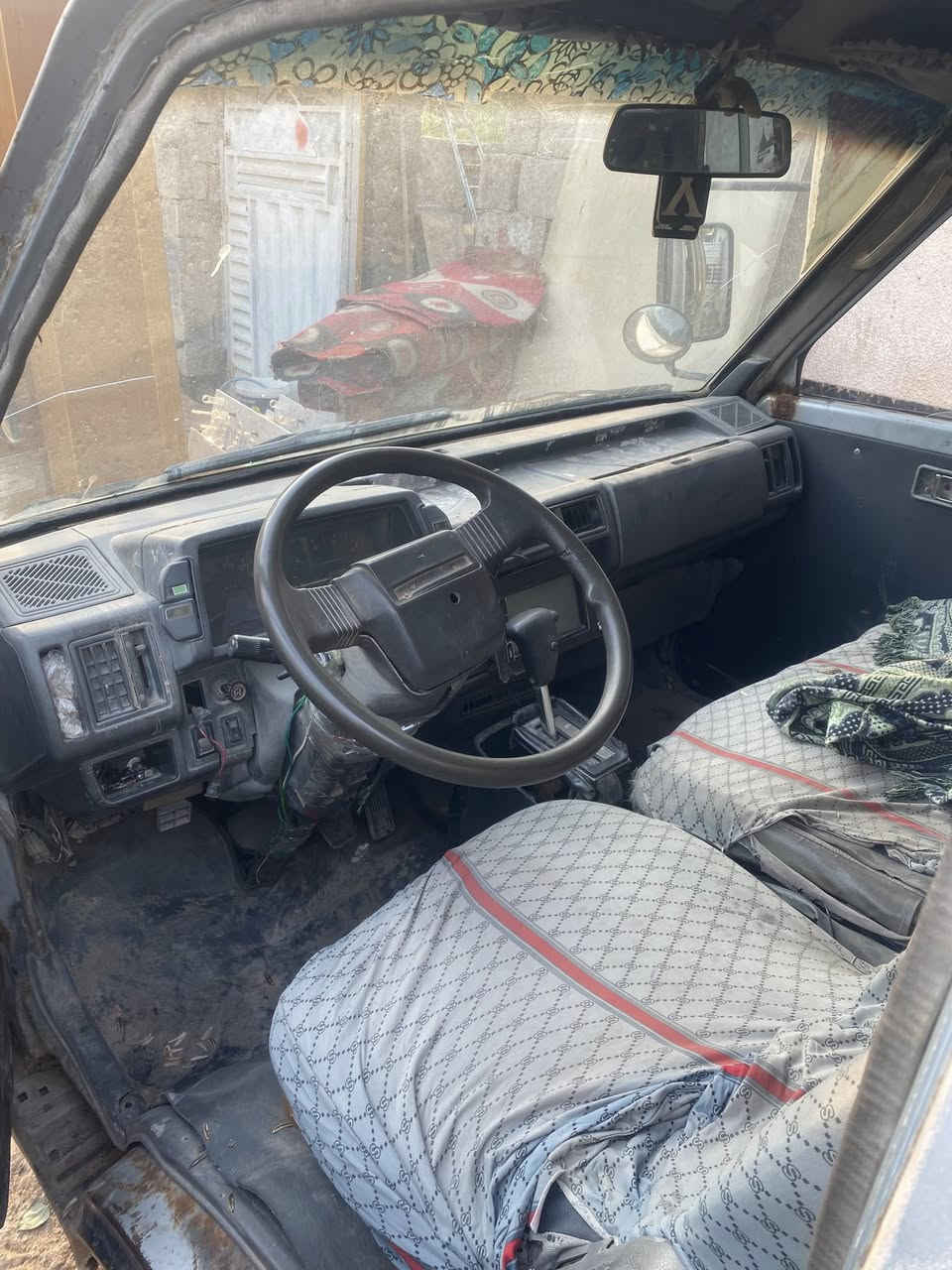 سلام عليكم كيه بسته للبيع كير ومكينه وتجي سته ستندر رقم رقم ديالى سياره مصفره هيئه وغرامات وشرط تحويل مكاني بغداد الزعفرانيه ٢٠ وبيها مجال بسيط حك جيه  رقم ***********
