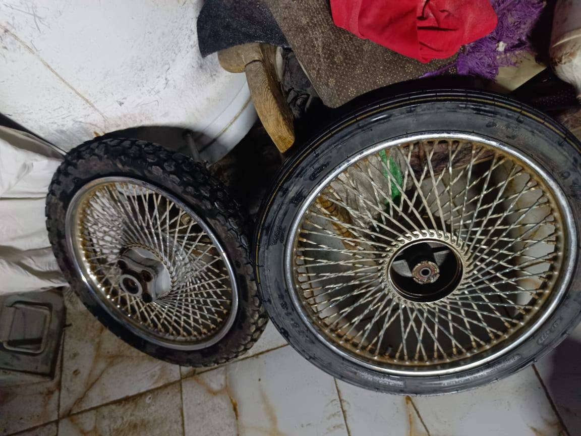 سلام عليكم وياله و تايرات مال سيڤان دبل سيم تايرات جدد الامامي كلشي ما بي و الخلفي عوزه نفخ او رگعه سعر خاص مكاني شارع الگوام ***********
