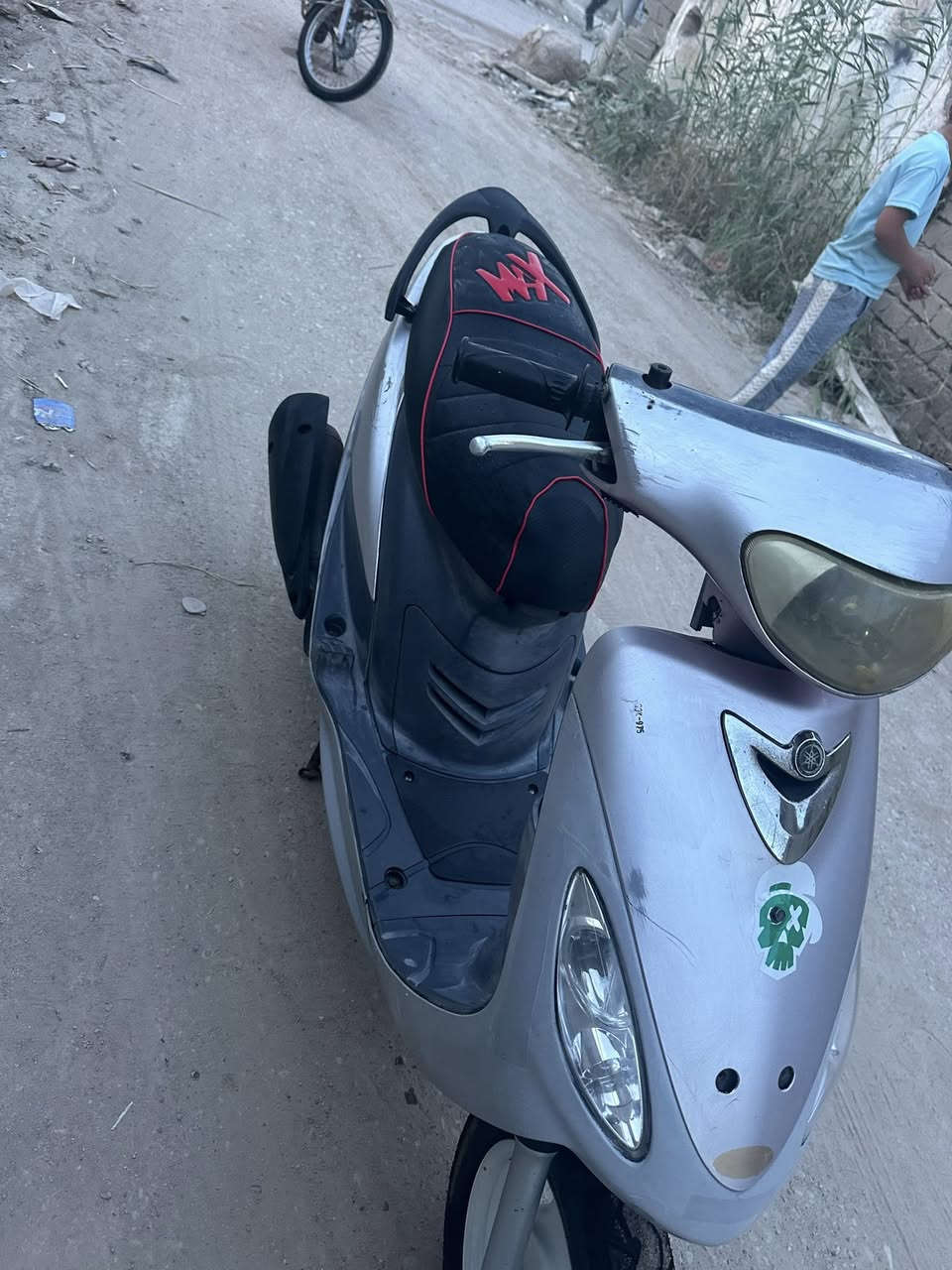 سلام عليكم دراجه قجمه  للبيع صارله ٤ اشهر من طالعه من الحاويه الدراجه مكفوله من كلشي كفرات اصليه كهربيات كله شغاله الدراجه جاهزه مانقصه شي السعر 750
عنواني قضاء المدينه منطقت الشروق 
رقم التلفون ***********
