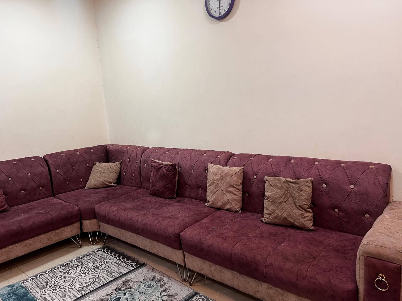 تخم قنفات متكون من خمس قطع مع كوشات وستاره طول 3 امتار مع تاج السعر معاً 450 الف
واتساب: ***********
