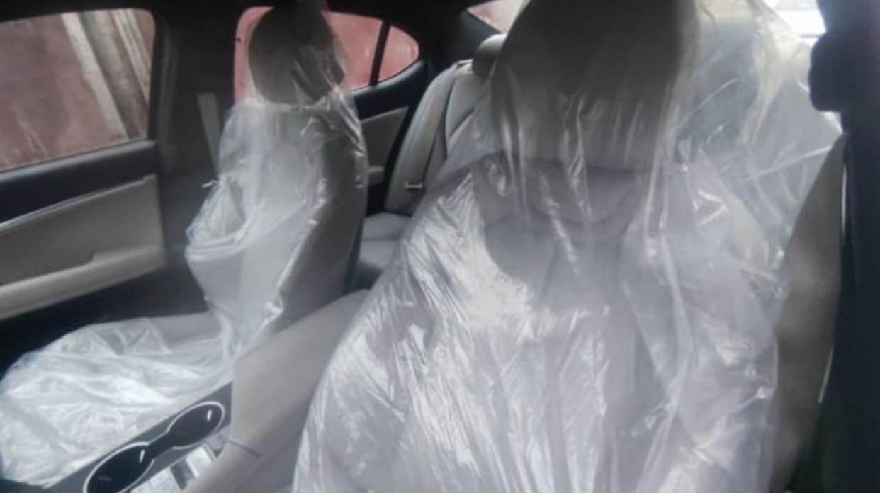 سلام عليكم شباب جنيس موديل ٢٠٢٣ حجم المكينه ٢٠٠٠ تيربو الحادث جاملغ وبنيد ثنينهم بارد وايرباك ستيرن فقط سعرها ٢٢٠ ويها مجال قليل شراي يتصل ‪  0770 253 3856‬
