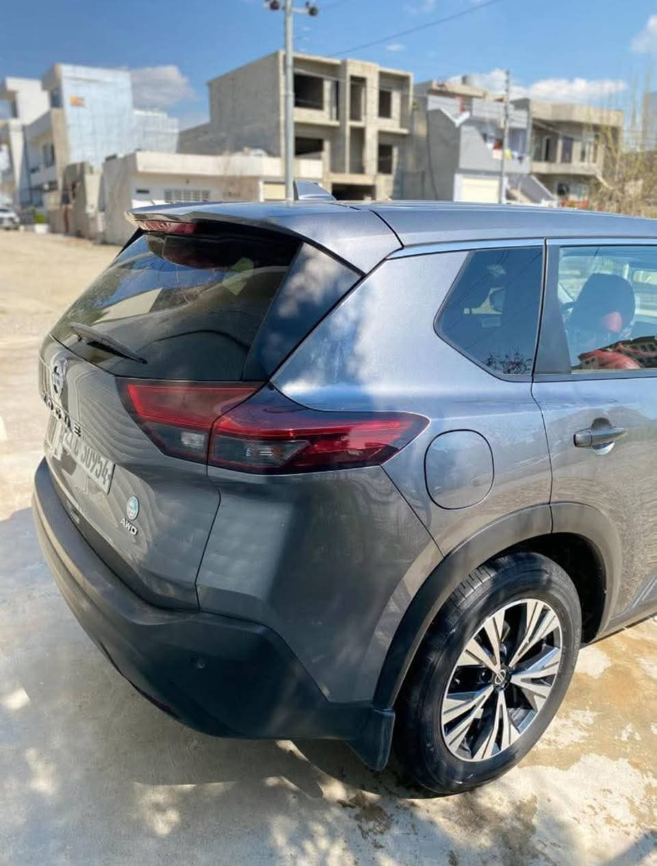 نیسان ڕۆک 
2021 
 چواربستۆن مەکینەدوو پۆینت پینج 
سەیارە کە بۆیاخی نیە 
دەعمی پیشەوەی گۆڕاوە بیلاد 
مواسەفات S
پینج مۆدی لی خورین 
دەبا ئەکسل 
ڕادار 
بابەتەکانی ئیل ئیدی 
سەیارە کە لە سلیمانیە ژمارە 
تەلەفون 
***********
واتسئەپی لەسەرە
