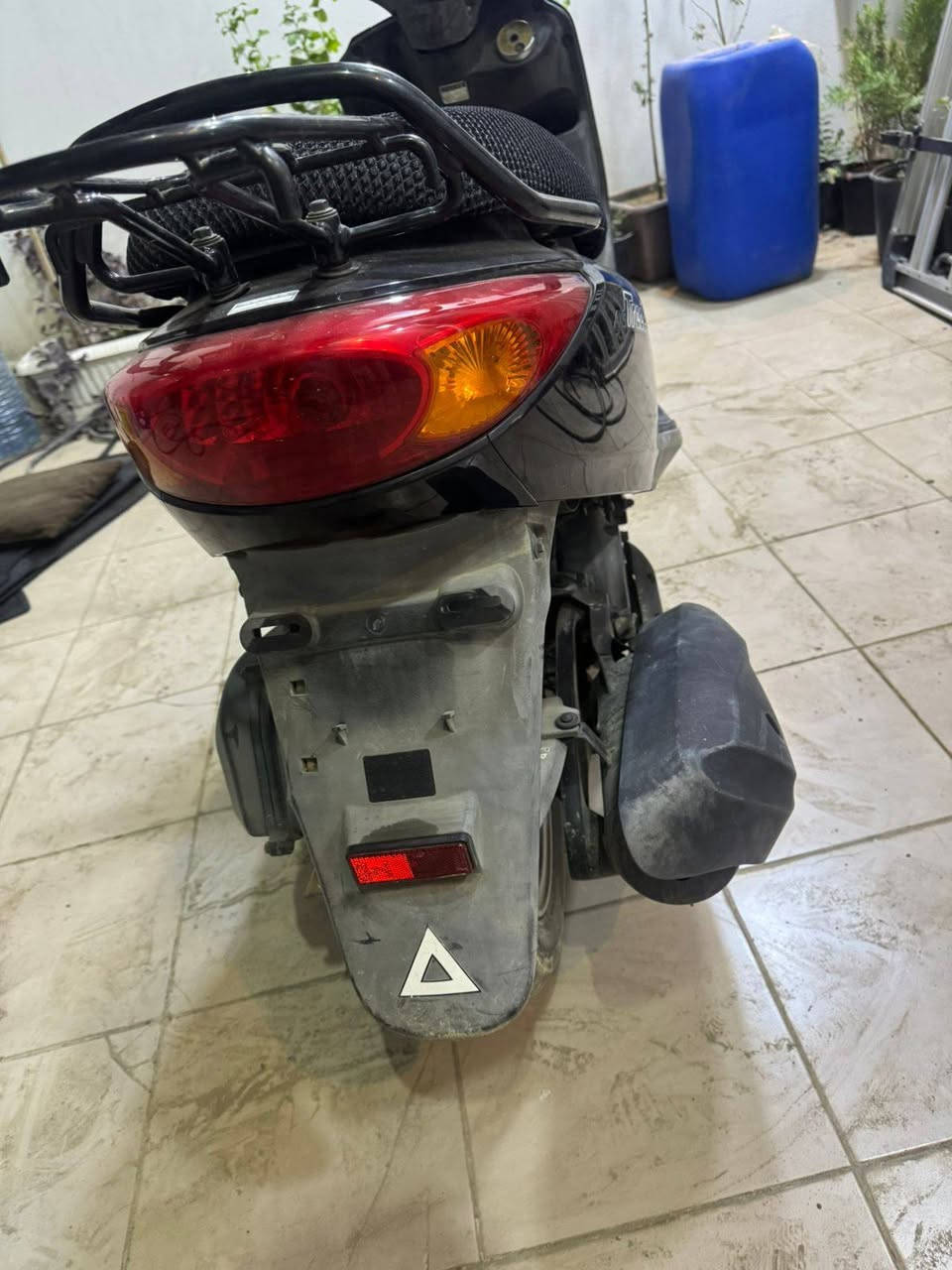 سلام عليكم للبيع درجة كزز كفالة ماشية ٨  كفالة مكان  الكاظمية 
***********
