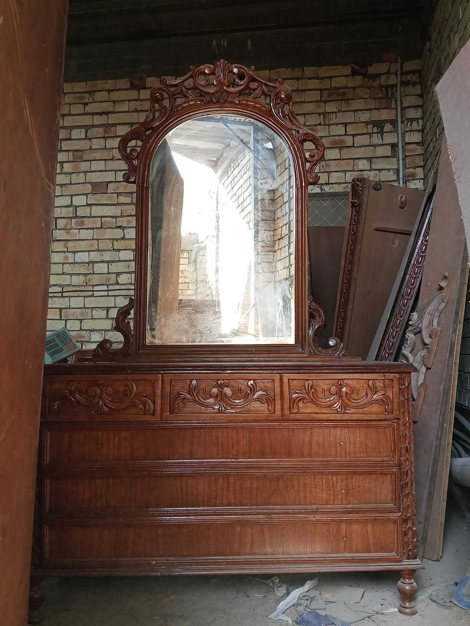 السلام عليكم
ميز تواليت صاج انتيكه للبيع
مكان زعفرانيه


**إذا كنت صاحب هذا الإعلان وتريد حذفه لأي سبب، رجاءا أرسل رسالة إلى الدعم الفني**