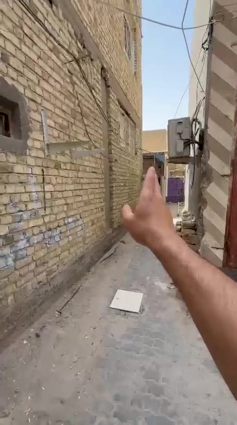 بيت بالغربي عكد الجامع
المساحه 120متر 
يصلح للسكن او مخازن
مراجعة المكتب الوسام تقاطع الشعبيه مقابل مجمع الكندي ***********
