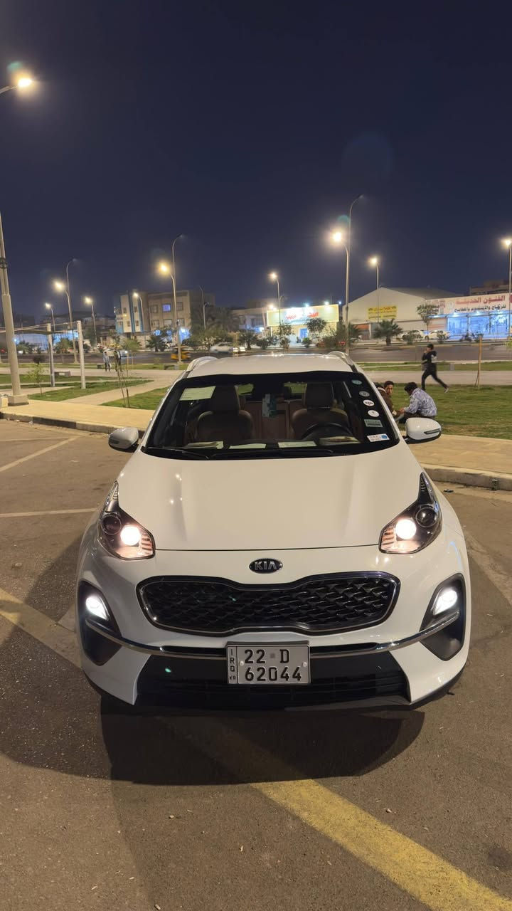 السلام عليكم ورحمة الله وبركاته
سبورتج موديل ٢٠٢١ جديده ماشي ٣٣ الف فقط
سنويه جديده وهزه  2031 
السعر ٢١٨. ورقه
وبيه مجال اتصل وتدلل ***********
