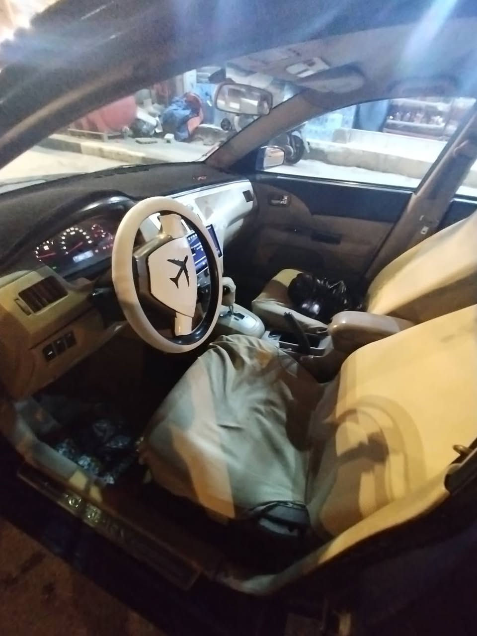 سياره للبيع A5 محرك 2000 ابلاد نضيفه ماناقصه شي رقم انكليزي سنوي ال 30 السعر ٤١ أوبيه مجال قليل العنوان البصره *********** البصرة, العراق
