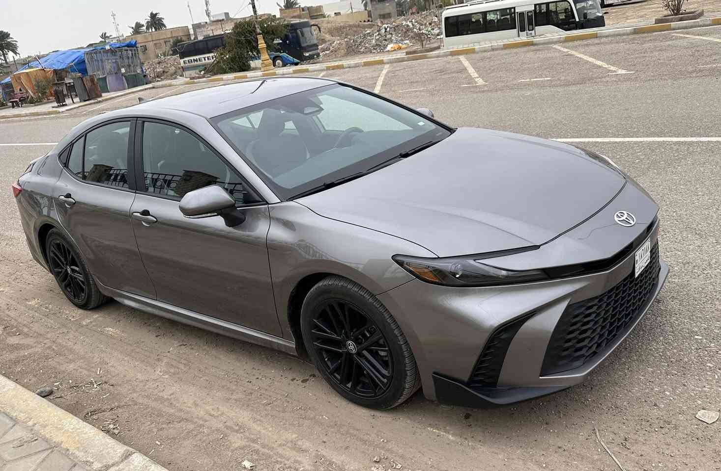 السلام عليكم
للبيع كامري موديل 2025 SE 
مواصفات كشنات جلد + كشنات تحكم كهرباء 
بصمه + أربعة أنظمة قيادة ECO + Normal + Sport + EV
ضرر خلفي قطعتين صبغ باب جنطه و الجاملغ الخلفي اليمين 
وجاملغ جهة السايق معدل على البارد 
السياره حلوه ونظيفه ومو ناقصها اي شي 
العنوان .. (سامراء) 
السعر .. 208$ 
رقم الهاتف .. *********** 
رقم الشاصي .. 4T1DAACK9SU547762
