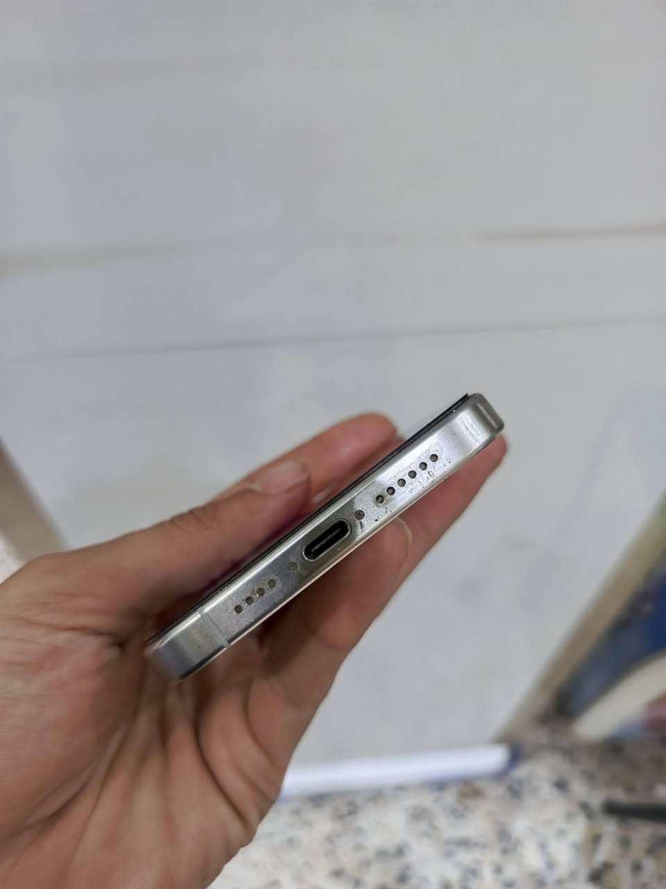 سلام عليكم ايفون 15برو ماكس نظافة فول بطارية 88 جدا جدا نظيف مبدل بي شاشة من شركة أبل مو تجاري عل فحص اذا كلولك مو من ابل انطيك جهاز بلاش مكاني بابل شارع 40 سعر 800 رقمي ***********واتساب
