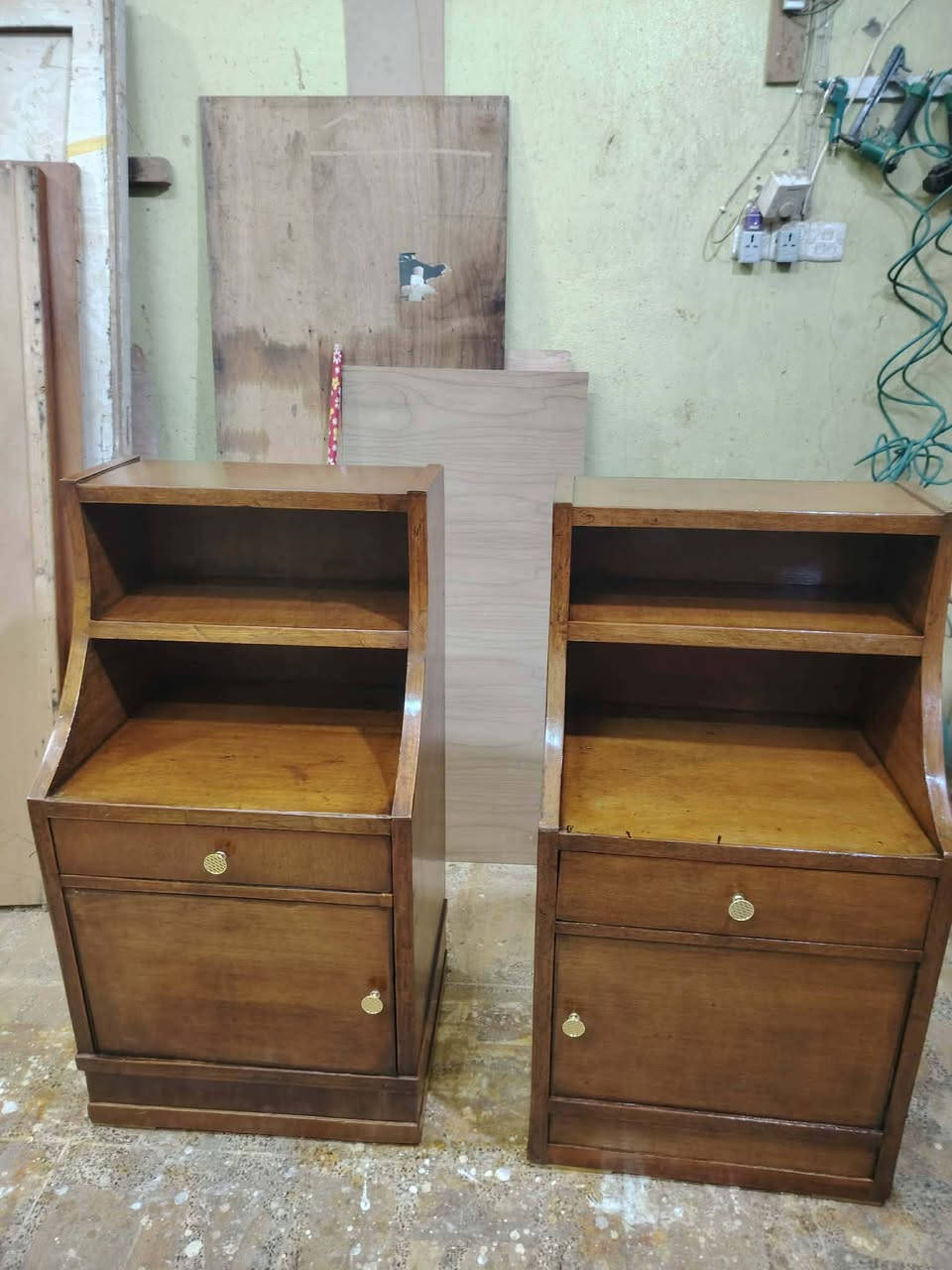 كومديات جربايه ويصيرون جزامه عدد 2 تزكام نجارة السعر 50 وبي مجال للاستفسار الاتصال على الرقم ***********
